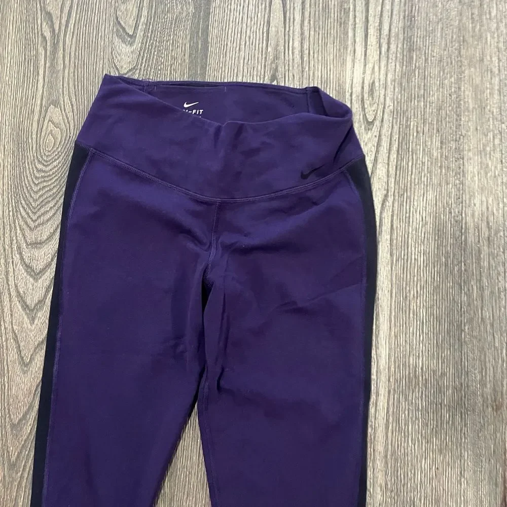 Nike Pants Dri Fit Leggings Mid Rise Athletic Cropped Purple Black Size Medium